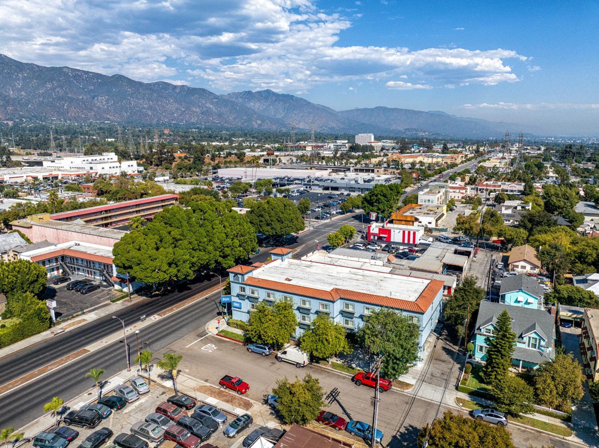 Rodeway Inn & Suites Pasadena Buitenkant foto