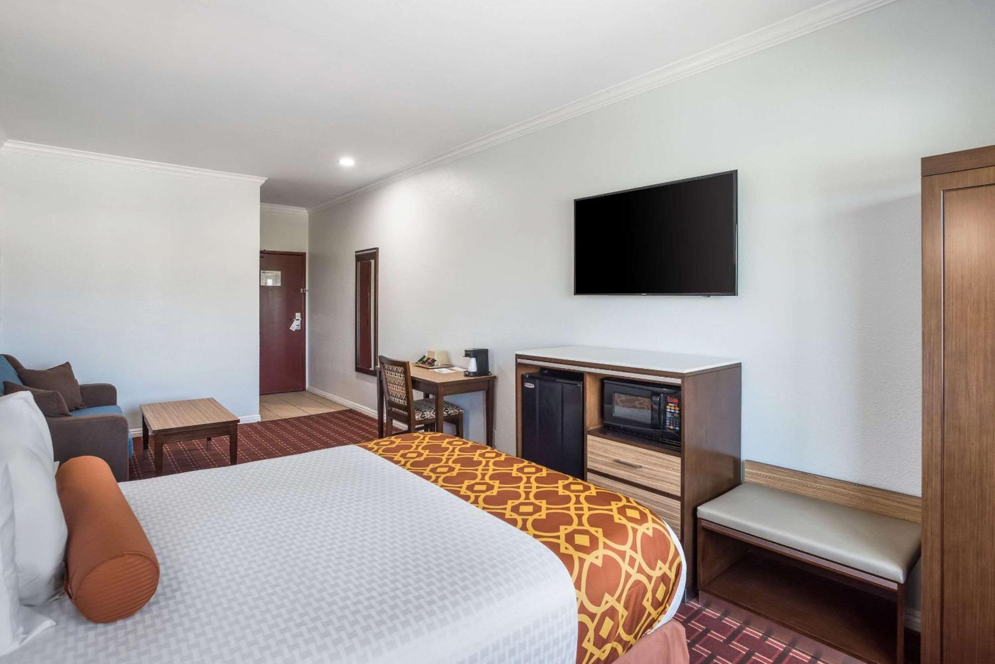 Rodeway Inn & Suites Pasadena Buitenkant foto