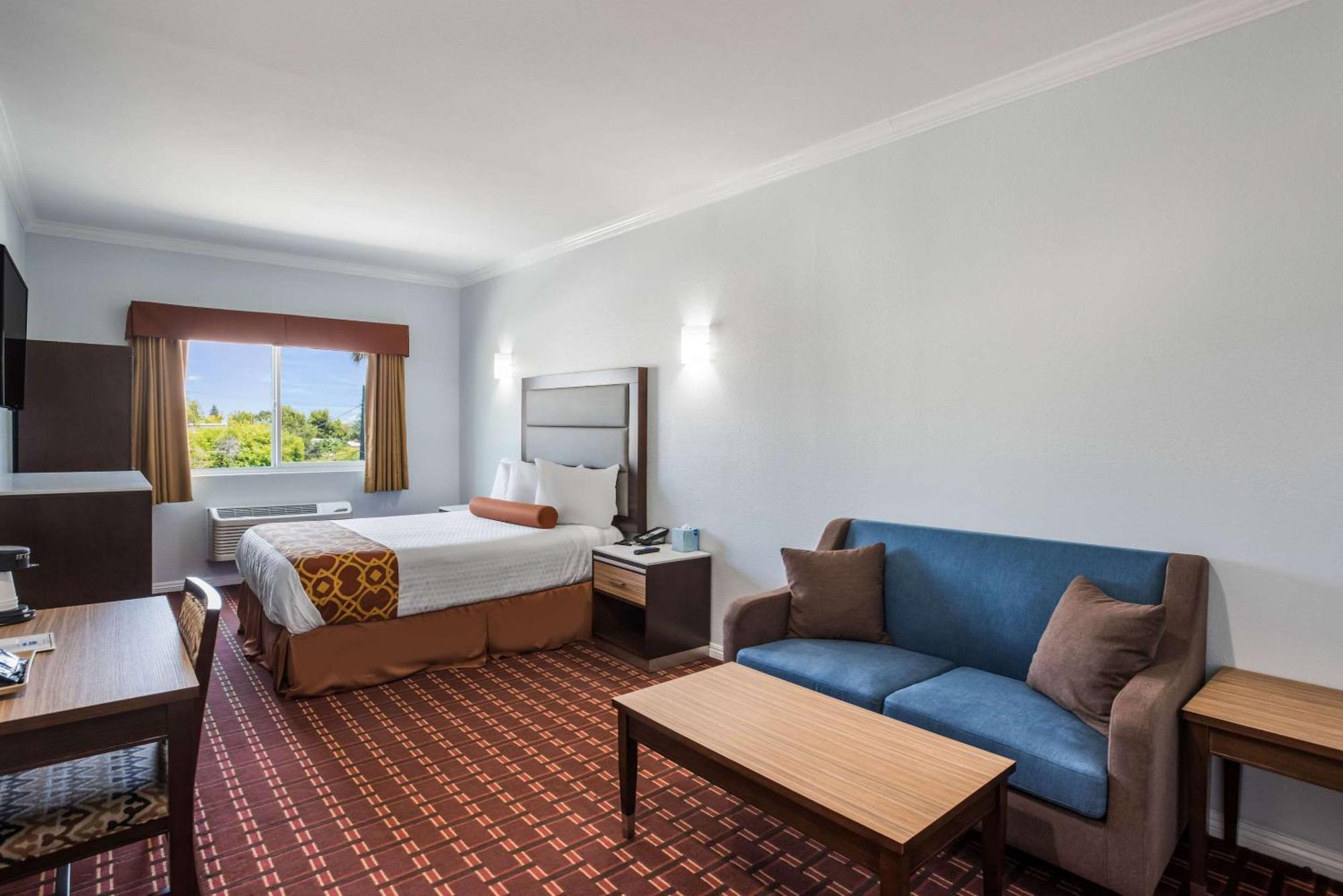 Rodeway Inn & Suites Pasadena Buitenkant foto